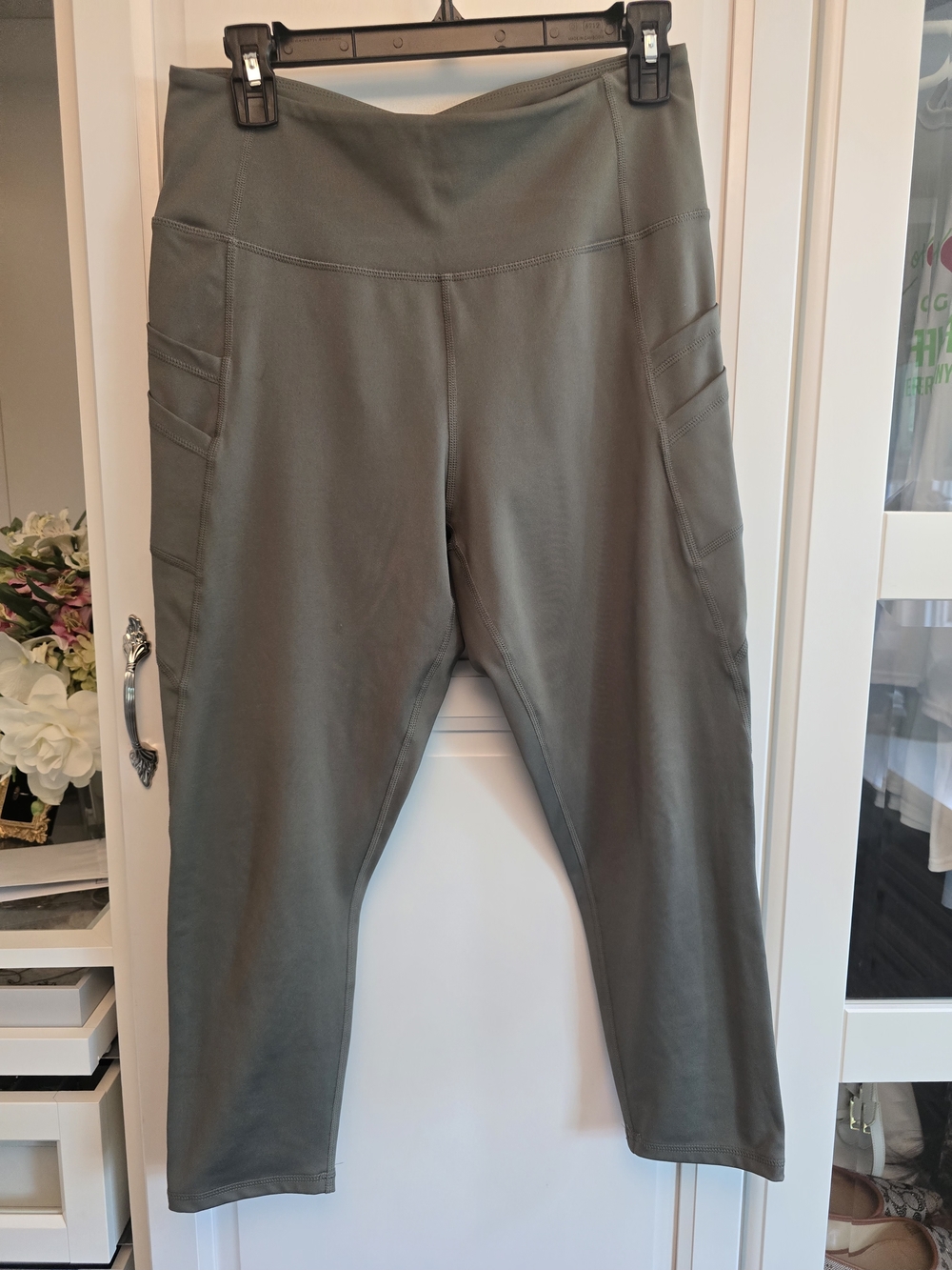 High-Rise Olive Green Active Leggings with Side Pockets